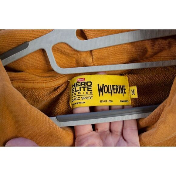 MENS DARC SPORT RAGE PIGMENT FRENCH TERRY WOLVERINE MARVEL GOLD HOODIE MEDIUM - Picture 3 of 6